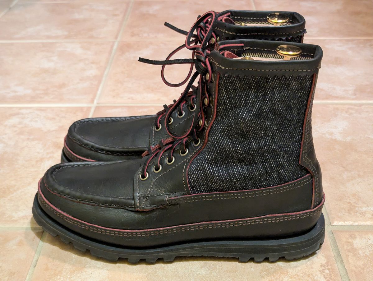 Photo by habibiboots7 on December 1, 2025 of the Russell Moccasin Co. Blood Hunters in Rose Anvil x Seidel Blood Core & Naked & Famous Red Core Denim.