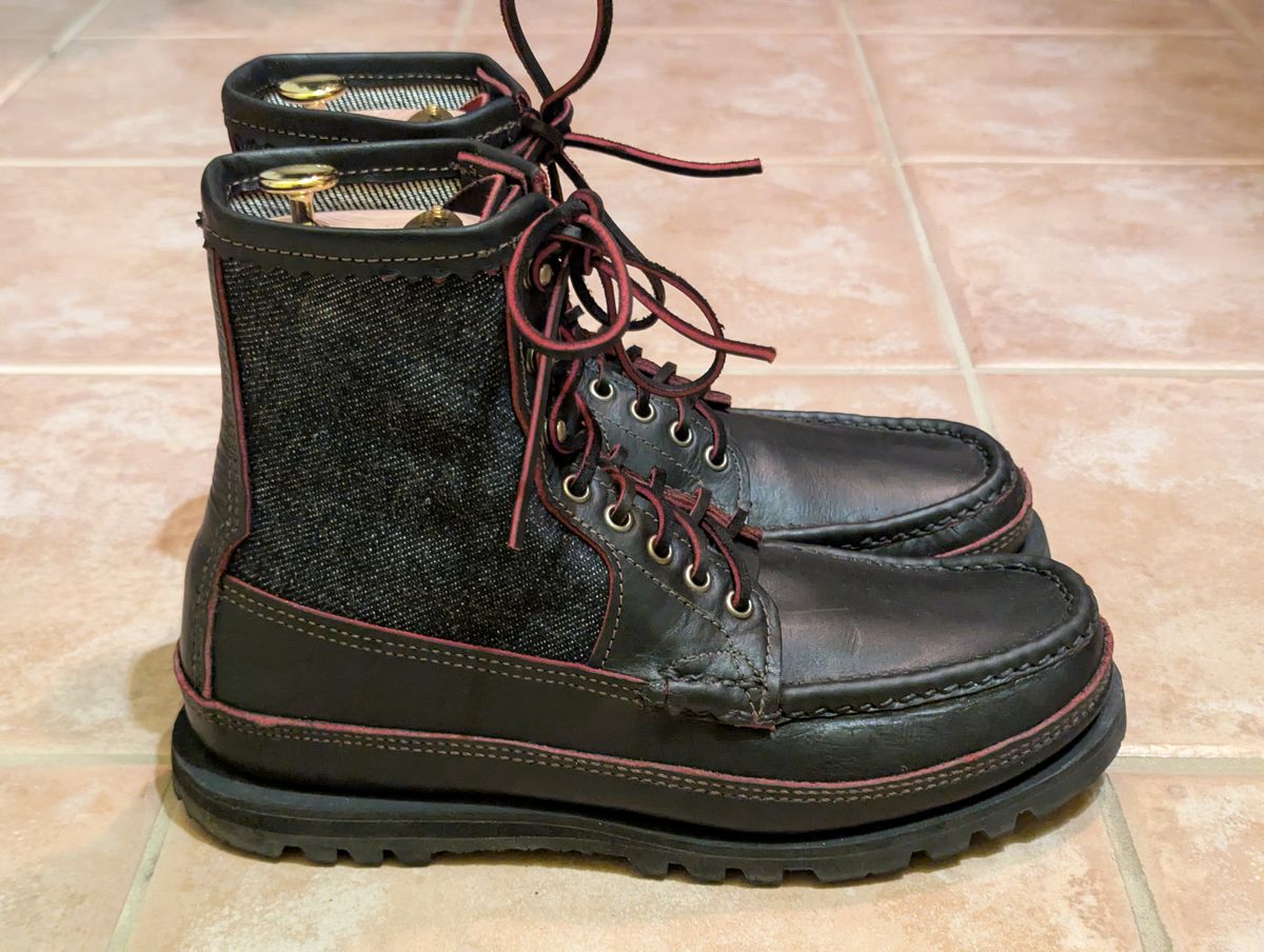 Photo by habibiboots7 on December 1, 2025 of the Russell Moccasin Co. Blood Hunters in Rose Anvil x Seidel Blood Core & Naked & Famous Red Core Denim.