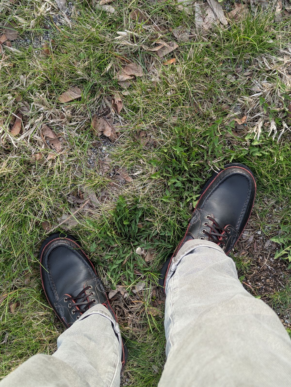 Photo by habibiboots7 on April 13, 2026 of the Russell Moccasin Co. Blood Hunters in Rose Anvil x Seidel Blood Core & Naked & Famous Red Core Denim.