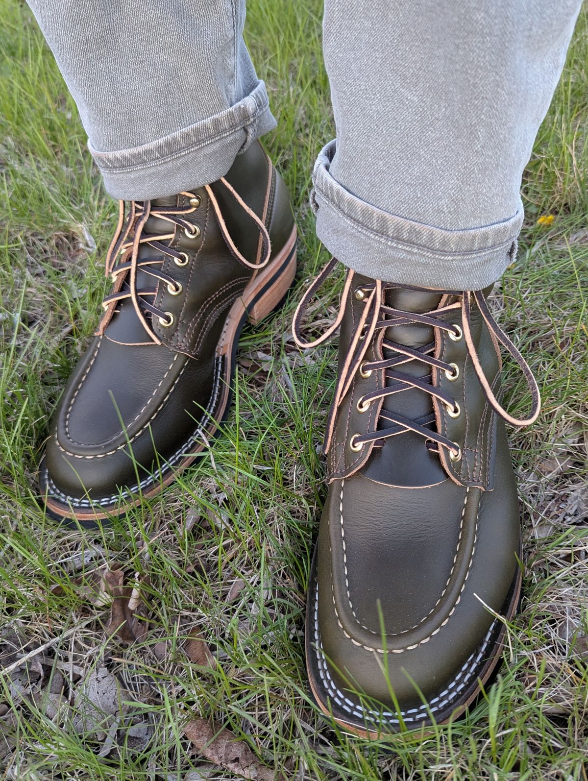 Photo by habibiboots7 on April 21, 2026 of the Nicks Moc Toe in Horween Shackleton Greener Pastures.