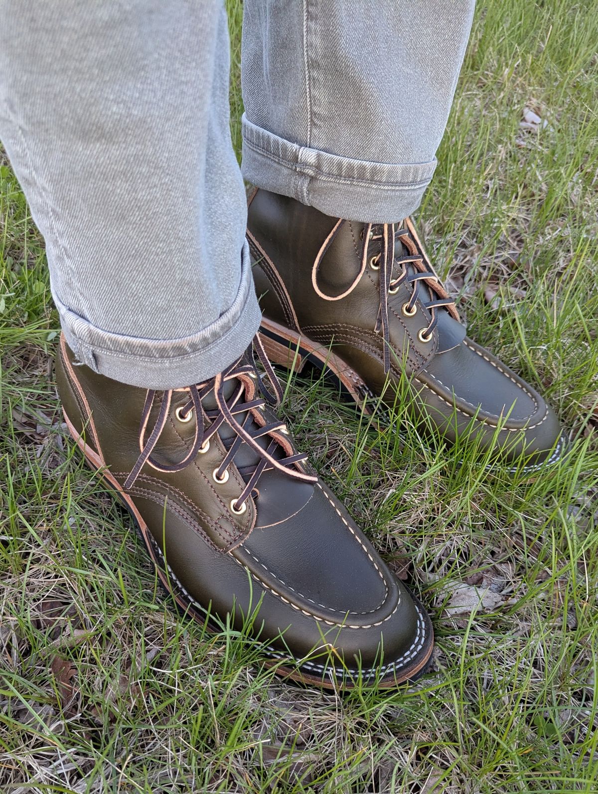 Photo by habibiboots7 on April 21, 2026 of the Nicks Moc Toe in Horween Shackleton Greener Pastures.