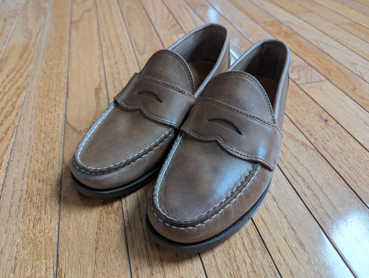 Photo by habibiboots7 on May 21, 2025 of the Oak Street Bootmakers Penny Moc in Horween Natural Chromexcel.
