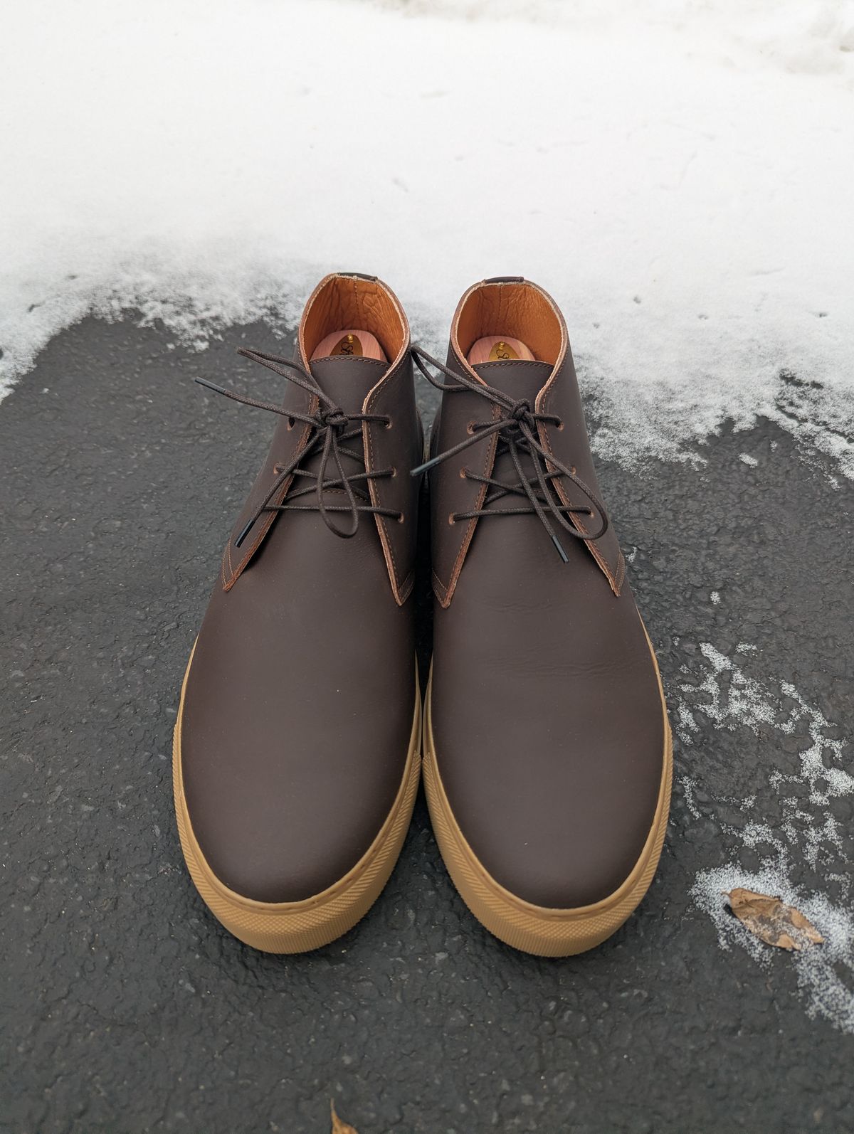 Photo by habibiboots7 on December 13, 2025 of the Beckett Simonon Toledo Chukka Sneakers in Beckett Simonon / Gruppo Mastrotto Brown Pull-Up Leather.