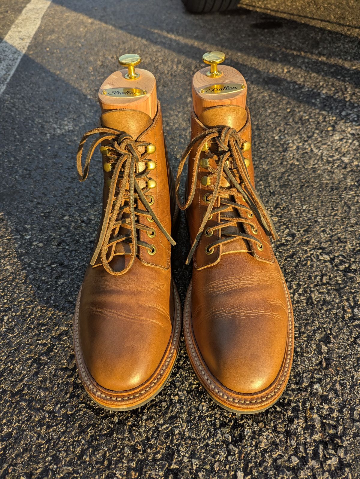 Photo by habibiboots7 on September 2, 2025 of the Grant Stone Diesel Boot in Horween Dune Chromexcel.
