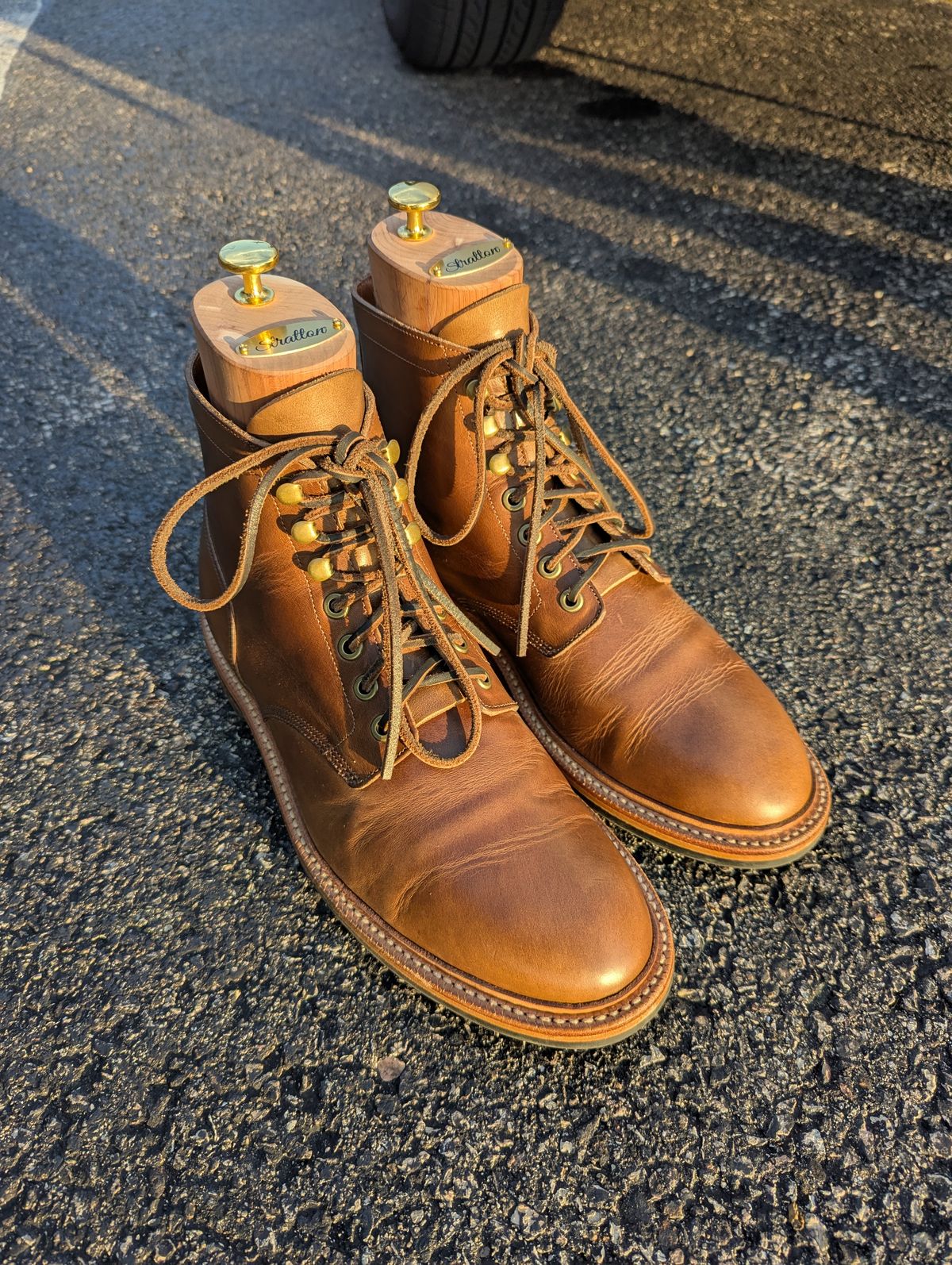 Photo by habibiboots7 on September 2, 2025 of the Grant Stone Diesel Boot in Horween Dune Chromexcel.