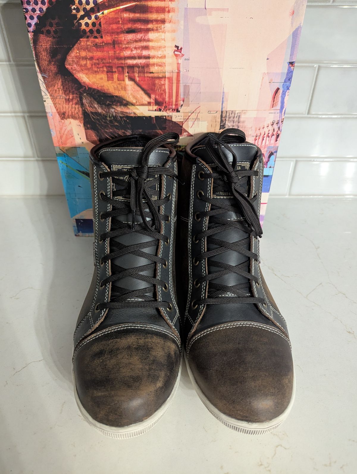Photo by habibiboots7 on June 10, 2025 of the Indie Ridge The Comanche in Unknown Leather.