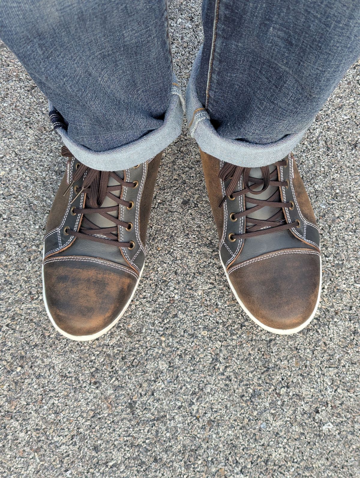 Photo by habibiboots7 on June 11, 2025 of the Indie Ridge The Comanche in Unknown Leather.