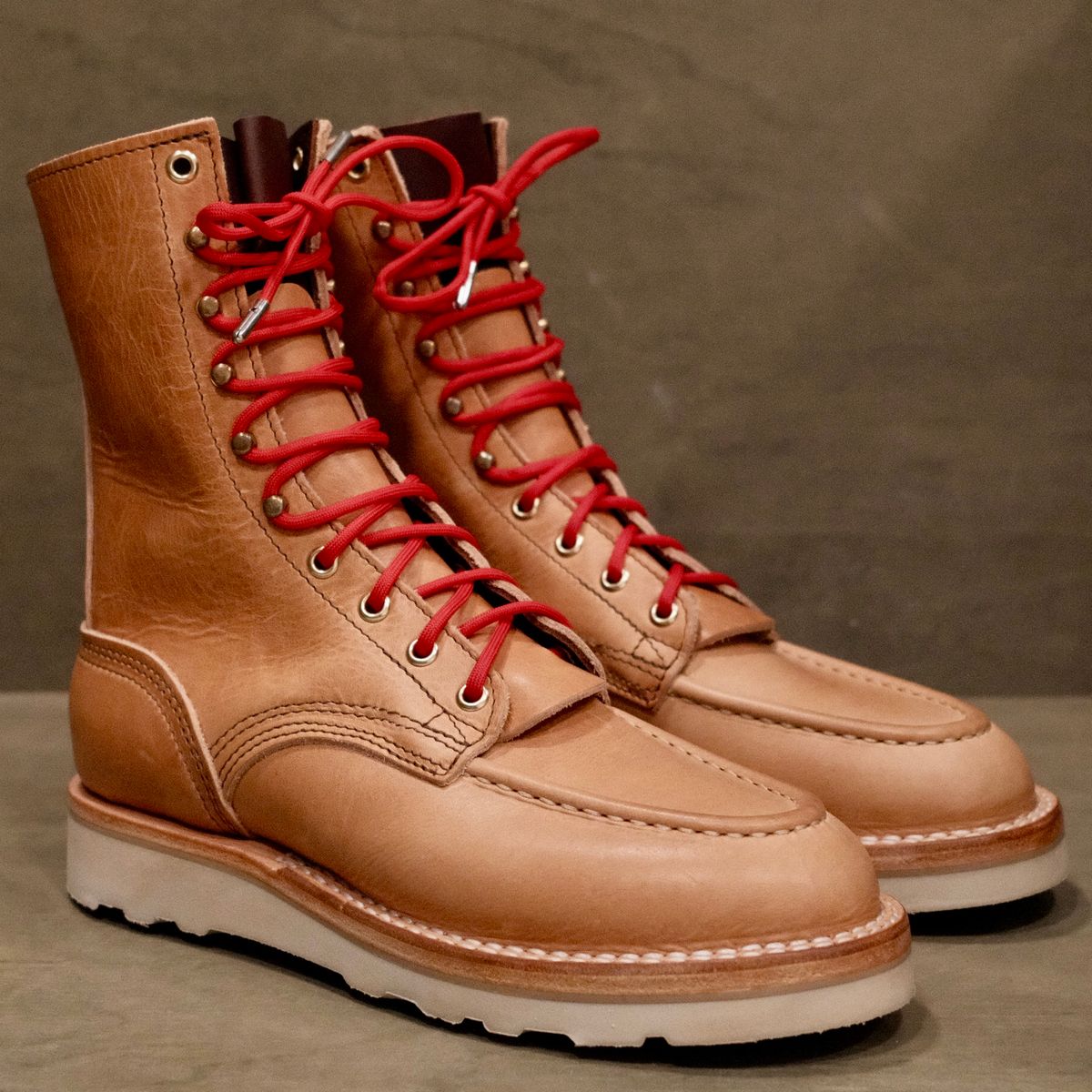 Photo by saintnick on September 30, 2025 of the Nicks Moc Toe in Horween Light Natural Dublin.
