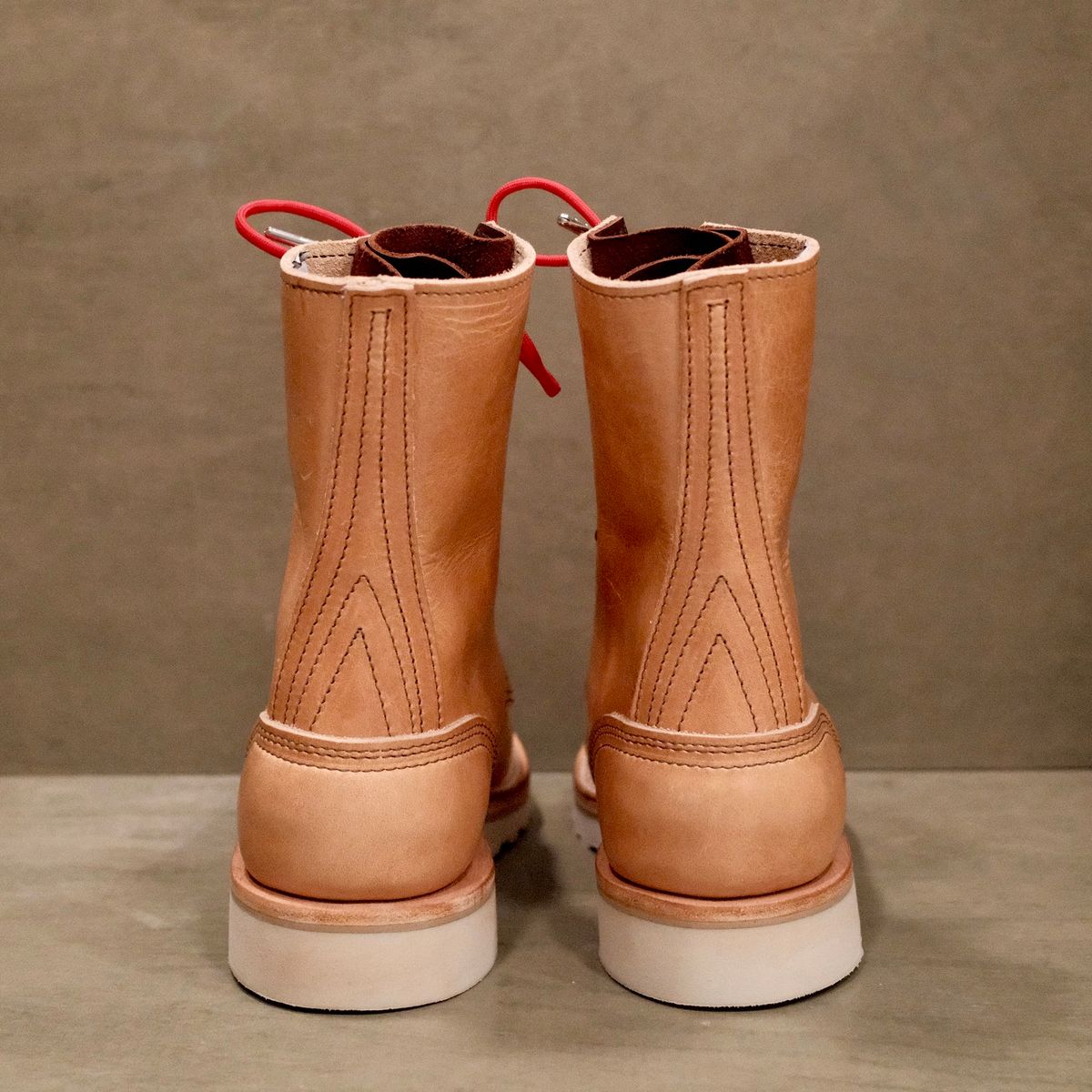 Photo by saintnick on October 1, 2025 of the Nicks Moc Toe in Horween Light Natural Dublin.