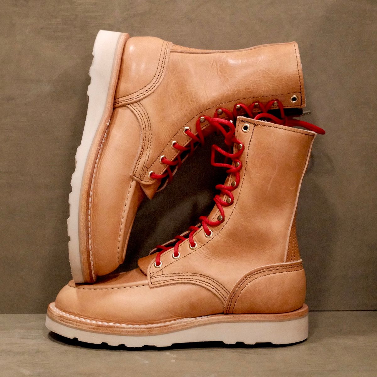 Photo by saintnick on October 1, 2025 of the Nicks Moc Toe in Horween Light Natural Dublin.