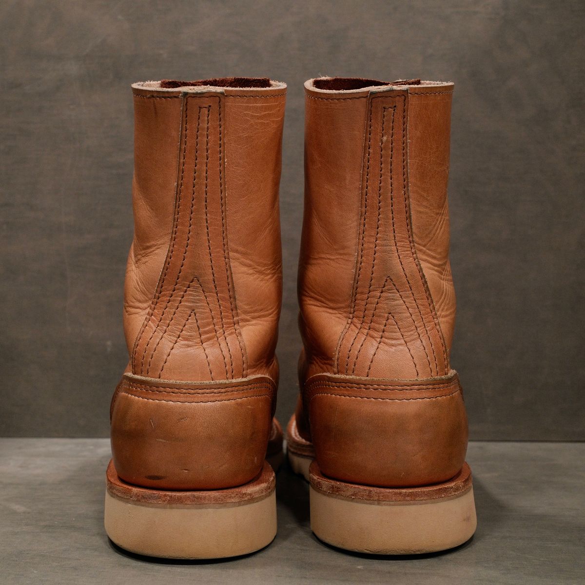 Photo by saintnick on November 1, 2025 of the Nicks Moc Toe in Horween Light Natural Dublin.