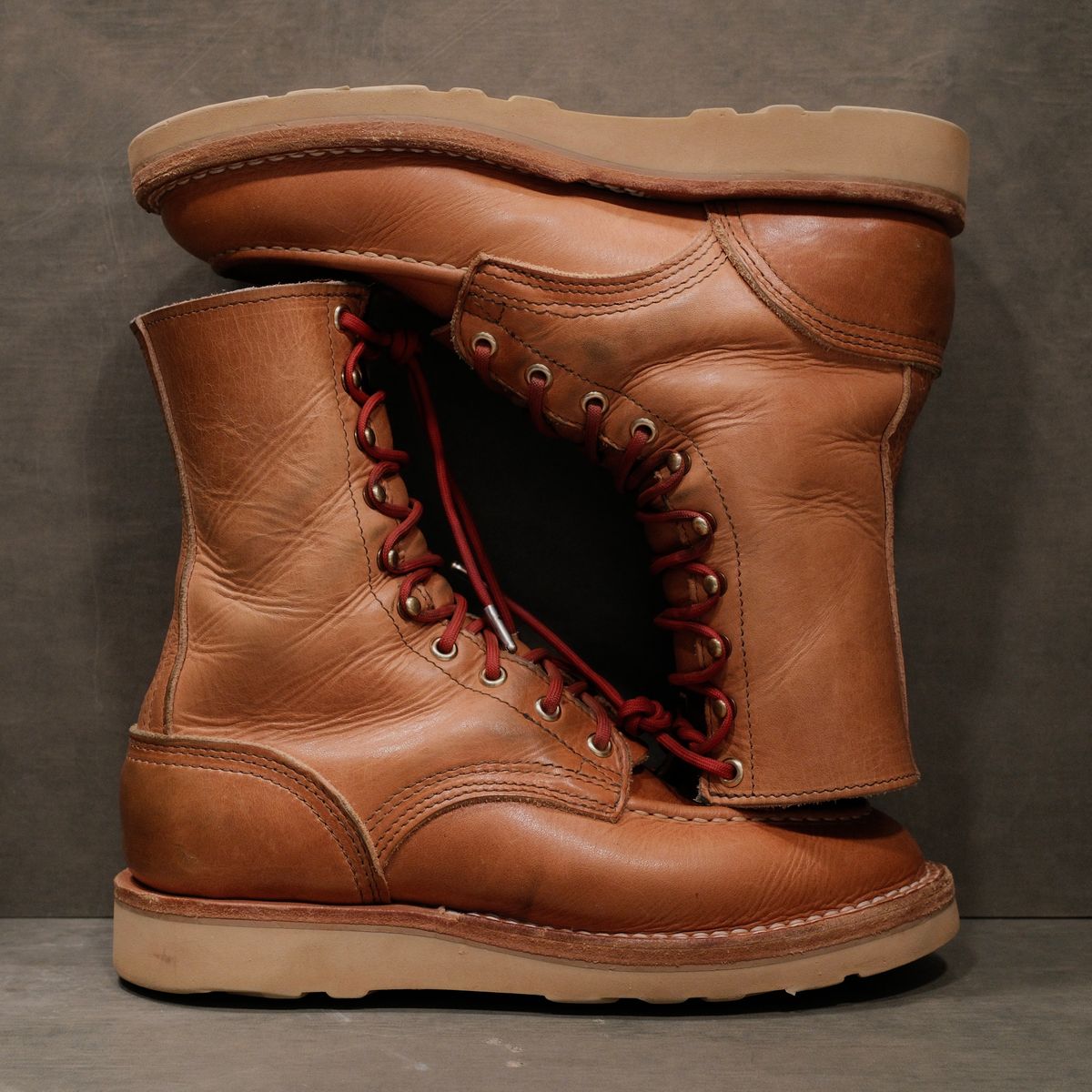 Photo by saintnick on November 1, 2025 of the Nicks Moc Toe in Horween Light Natural Dublin.