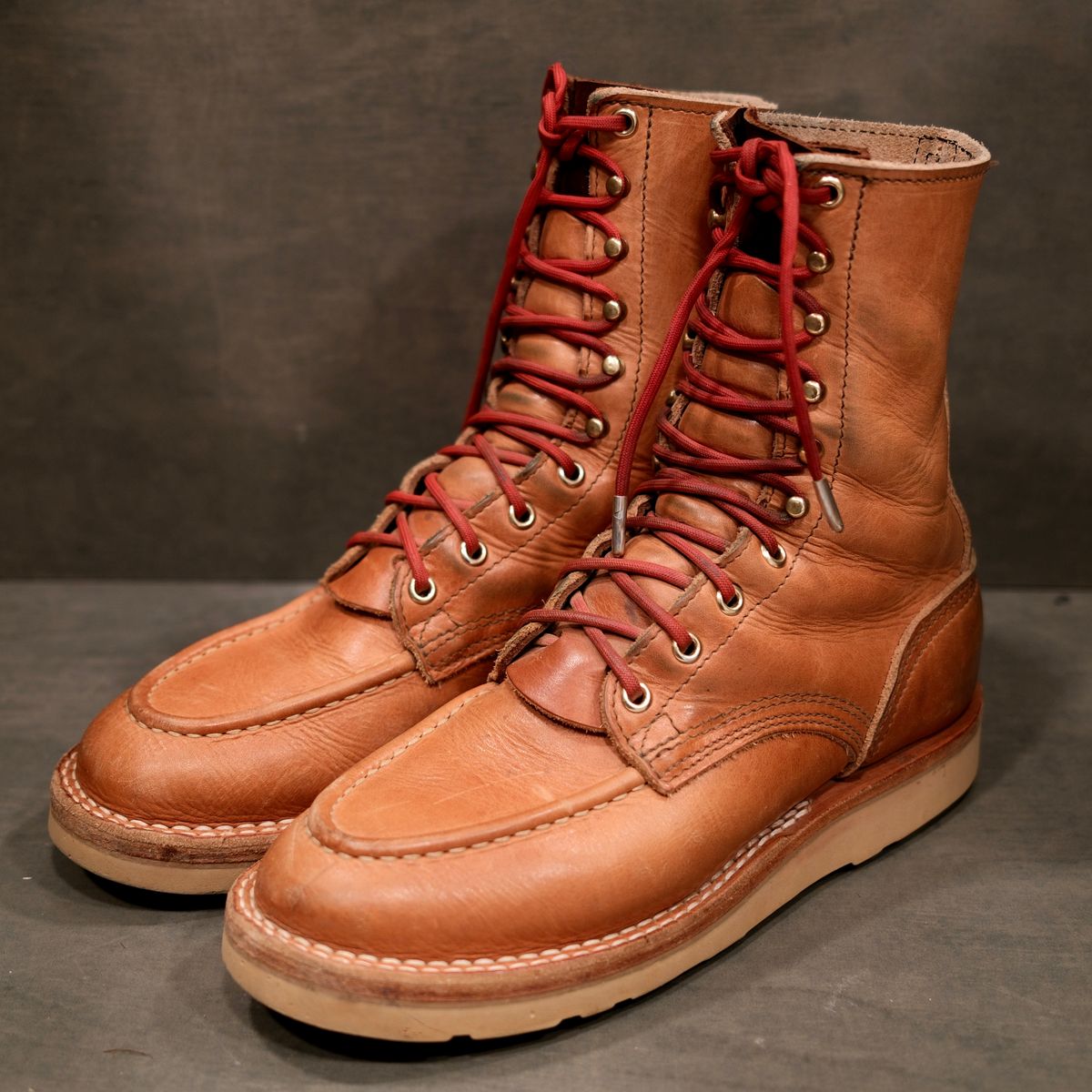 Photo by saintnick on December 5, 2025 of the Nicks Moc Toe in Horween Light Natural Dublin.