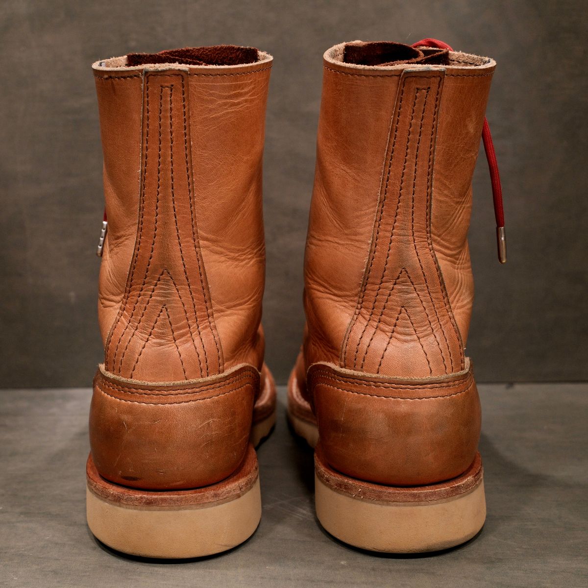 Photo by saintnick on December 5, 2025 of the Nicks Moc Toe in Horween Light Natural Dublin.