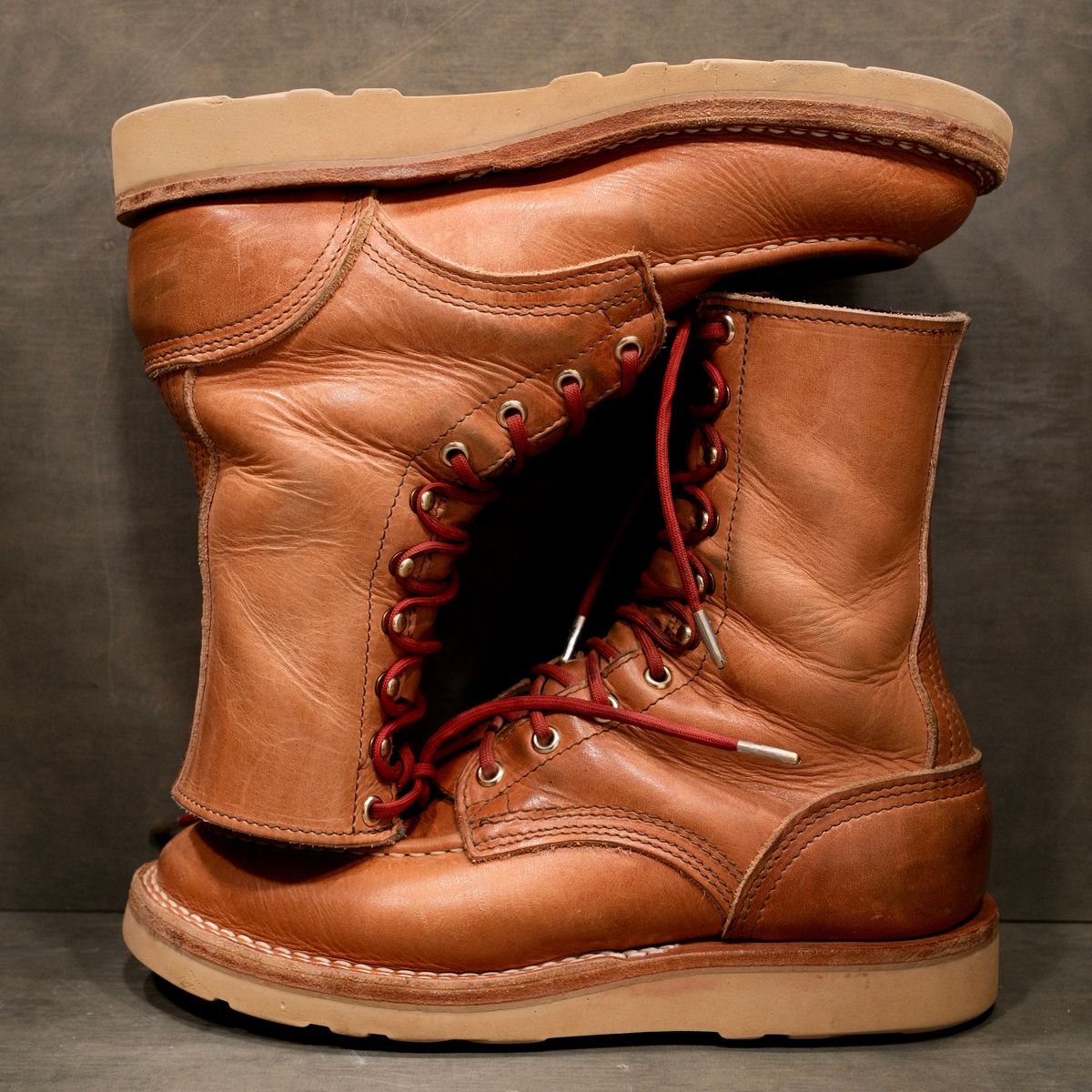 Photo by saintnick on December 5, 2025 of the Nicks Moc Toe in Horween Light Natural Dublin.