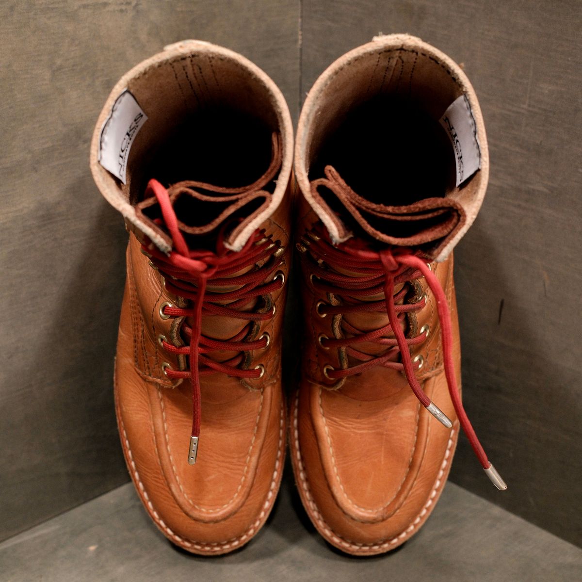 Photo by saintnick on December 5, 2025 of the Nicks Moc Toe in Horween Light Natural Dublin.