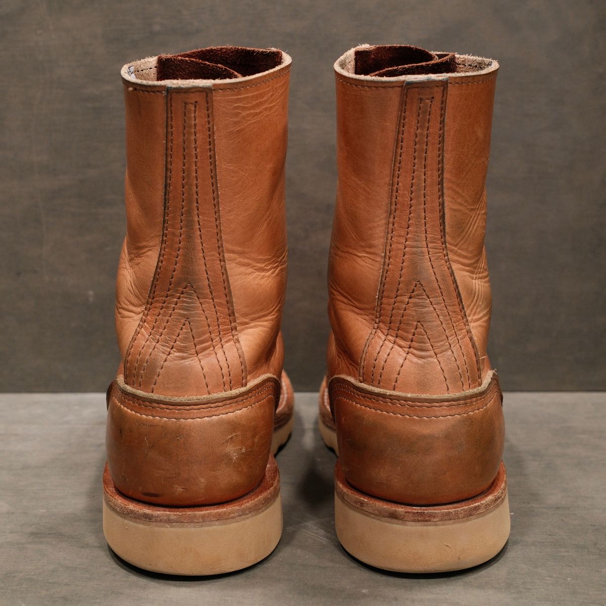 Photo by saintnick on January 4, 2026 of the Nicks Moc Toe in Horween Light Natural Dublin.