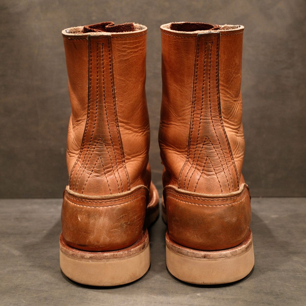 Photo by saintnick on February 2, 2026 of the Nicks Moc Toe in Horween Light Natural Dublin.