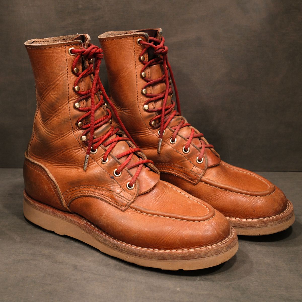 Photo by saintnick on February 2, 2026 of the Nicks Moc Toe in Horween Light Natural Dublin.