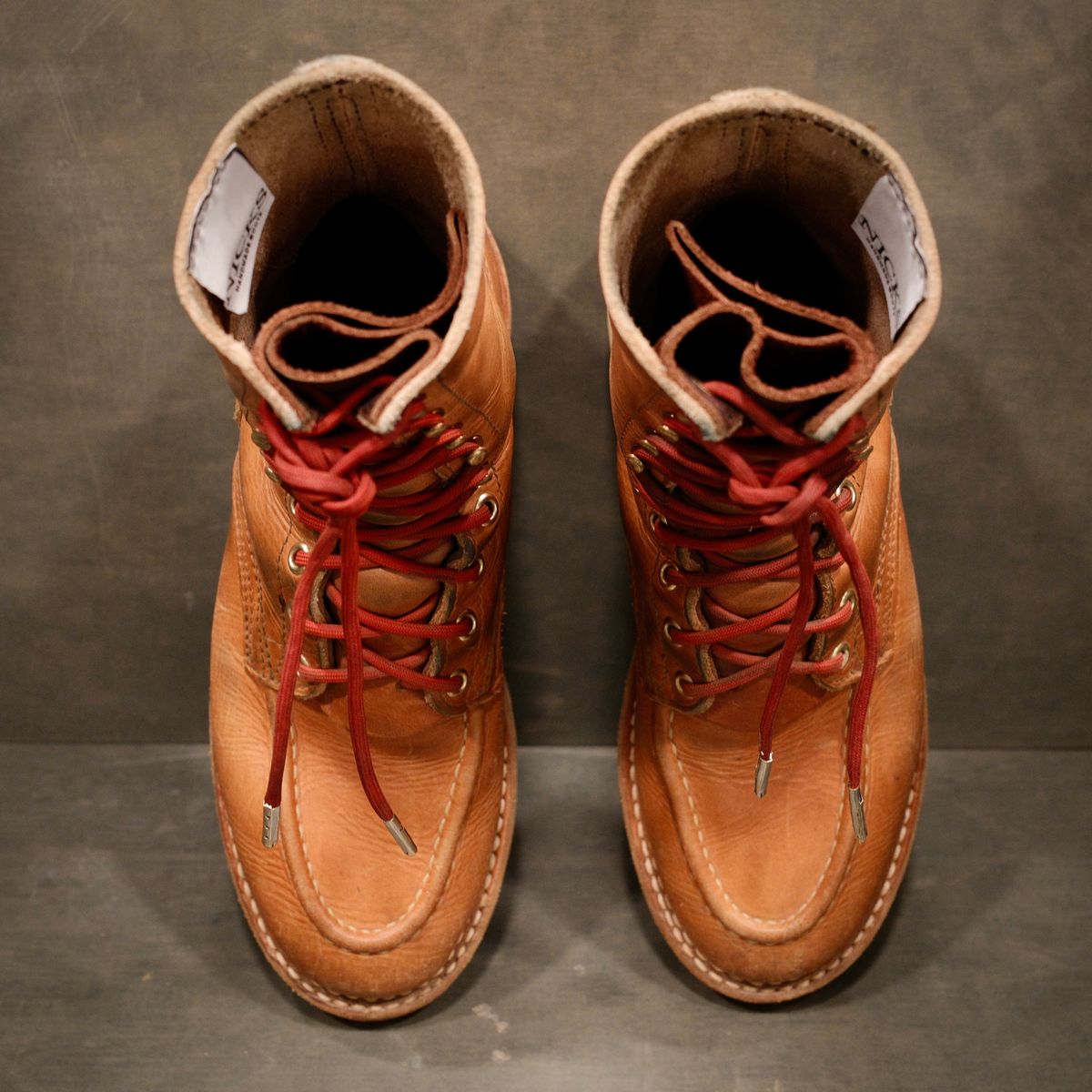 Photo by saintnick on February 2, 2026 of the Nicks Moc Toe in Horween Light Natural Dublin.