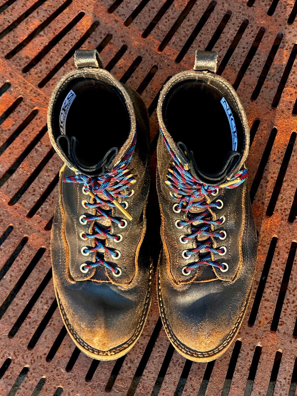 Photo by saintnick on January 1, 2025 of the Nicks LTT Heritage in Horween Black Waxed Flesh.