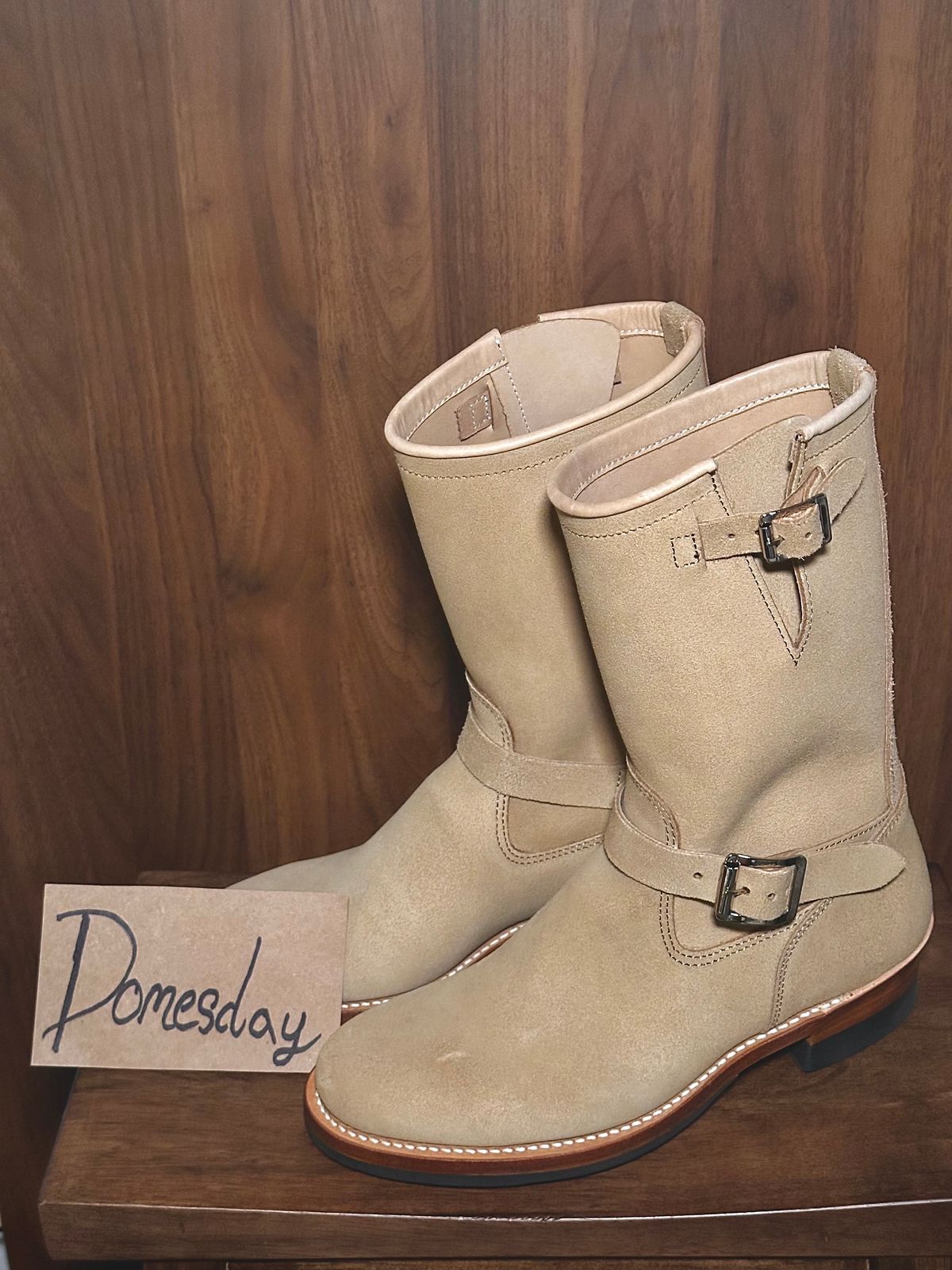 Photo by saintnick on October 1, 2024 of the Attractions BILTBUCK Lot .329 Engineer in Sand Beige Roughout.