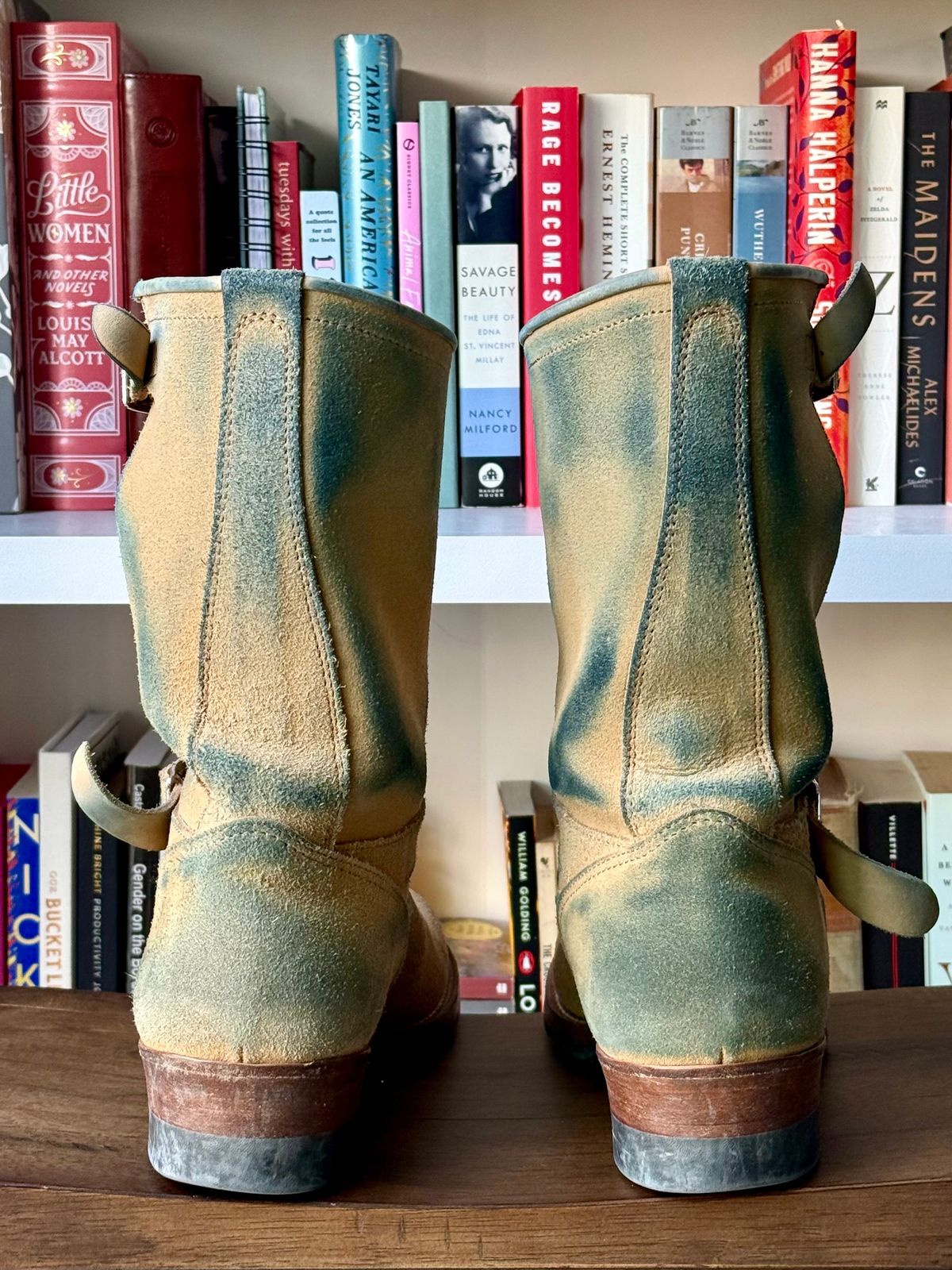 Photo by saintnick on March 4, 2025 of the Attractions BILTBUCK Lot .329 Engineer in Sand Beige Roughout.