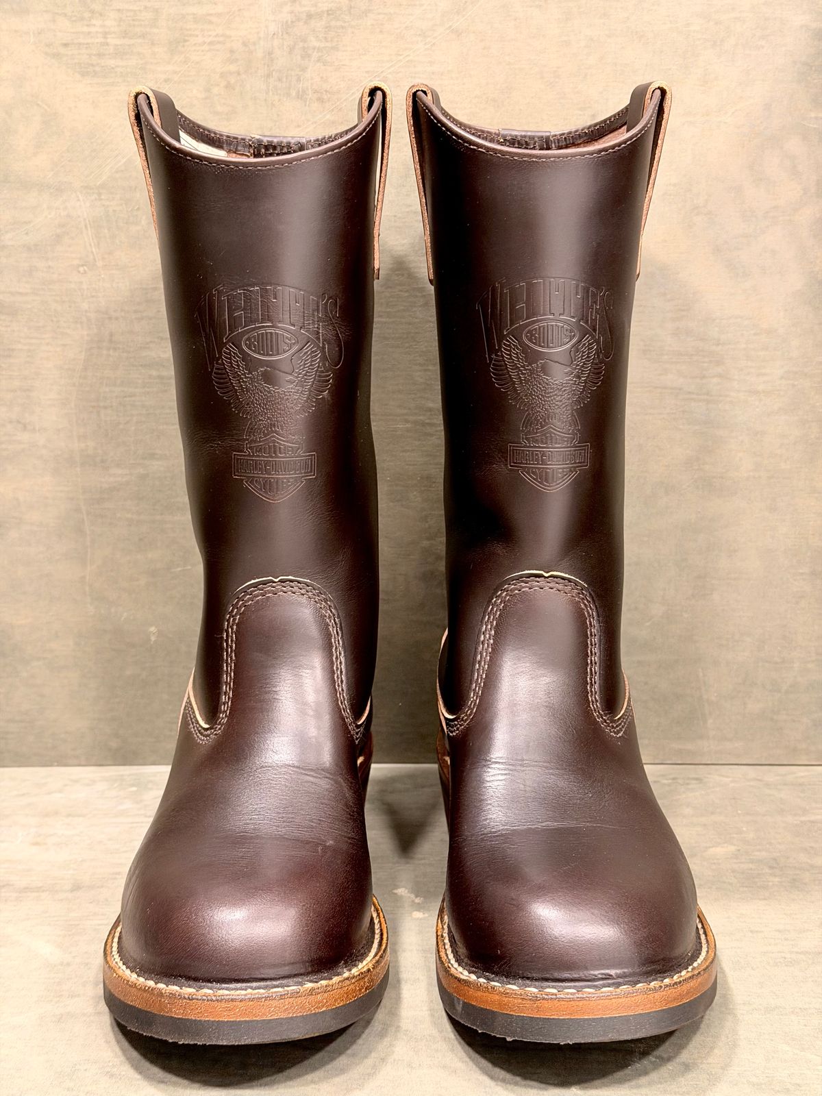 Photo by saintnick on October 24, 2025 of the White's Stockman in horween brown chromexcel over dyed black.