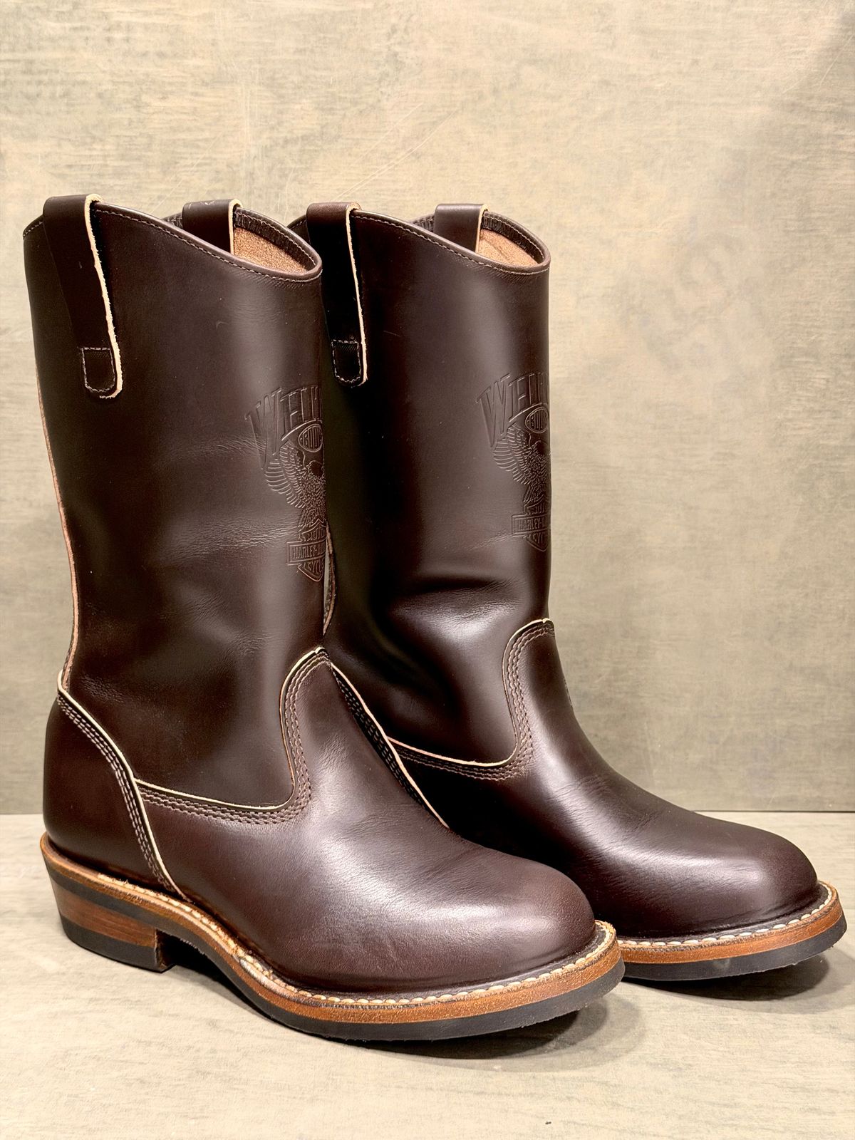 Photo by saintnick on October 24, 2025 of the White's Stockman in horween brown chromexcel over dyed black.