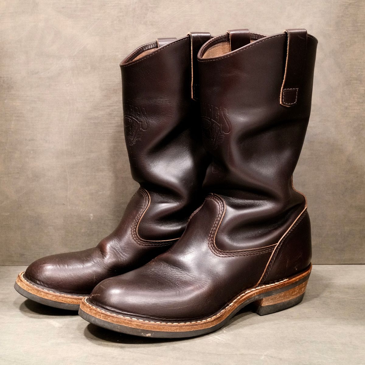 Photo by saintnick on December 1, 2025 of the White's Stockman in horween brown chromexcel over dyed black.