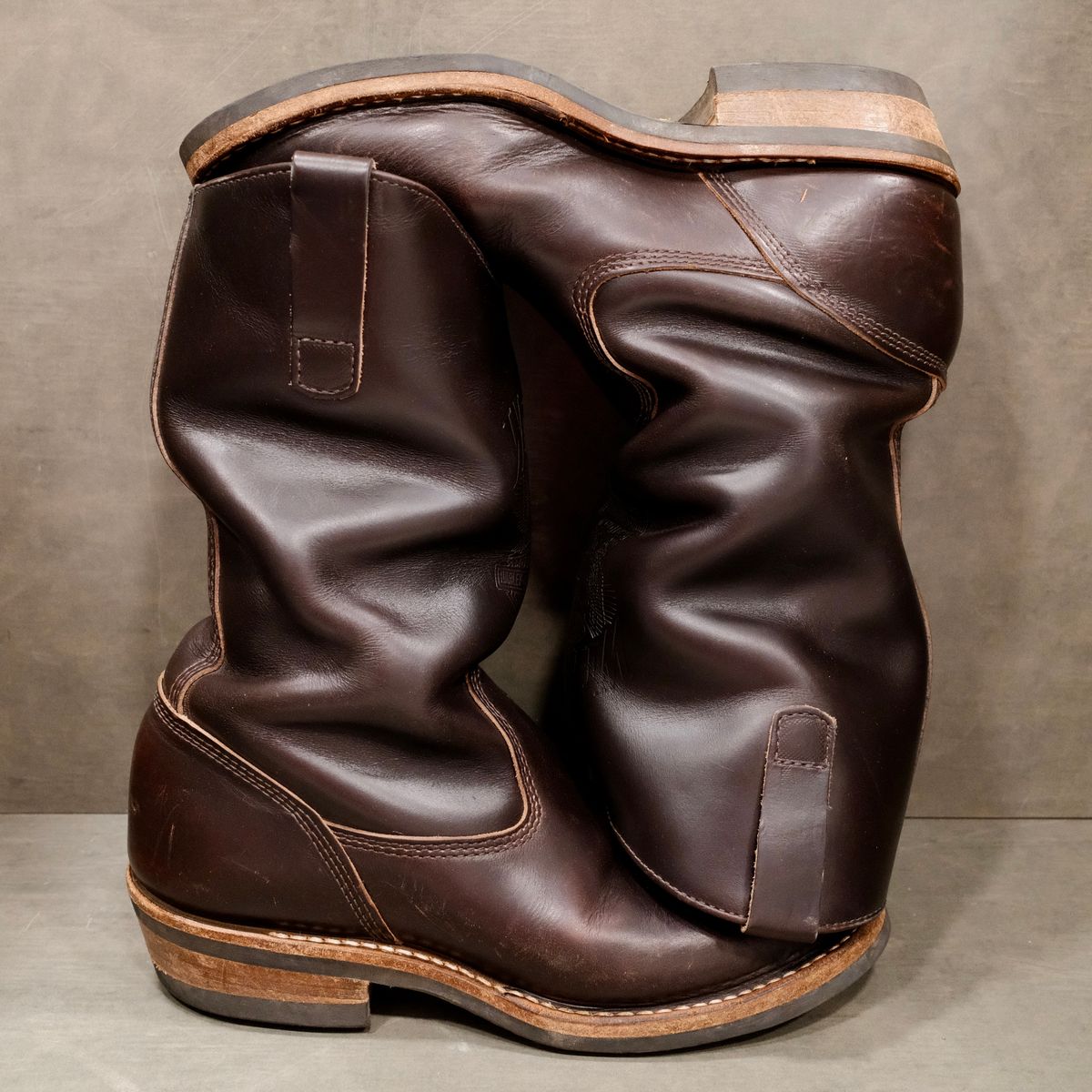 Photo by saintnick on December 1, 2025 of the White's Stockman in horween brown chromexcel over dyed black.
