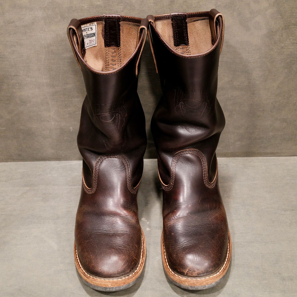 Photo by saintnick on March 4, 2026 of the White's Stockman in horween brown chromexcel over dyed black.