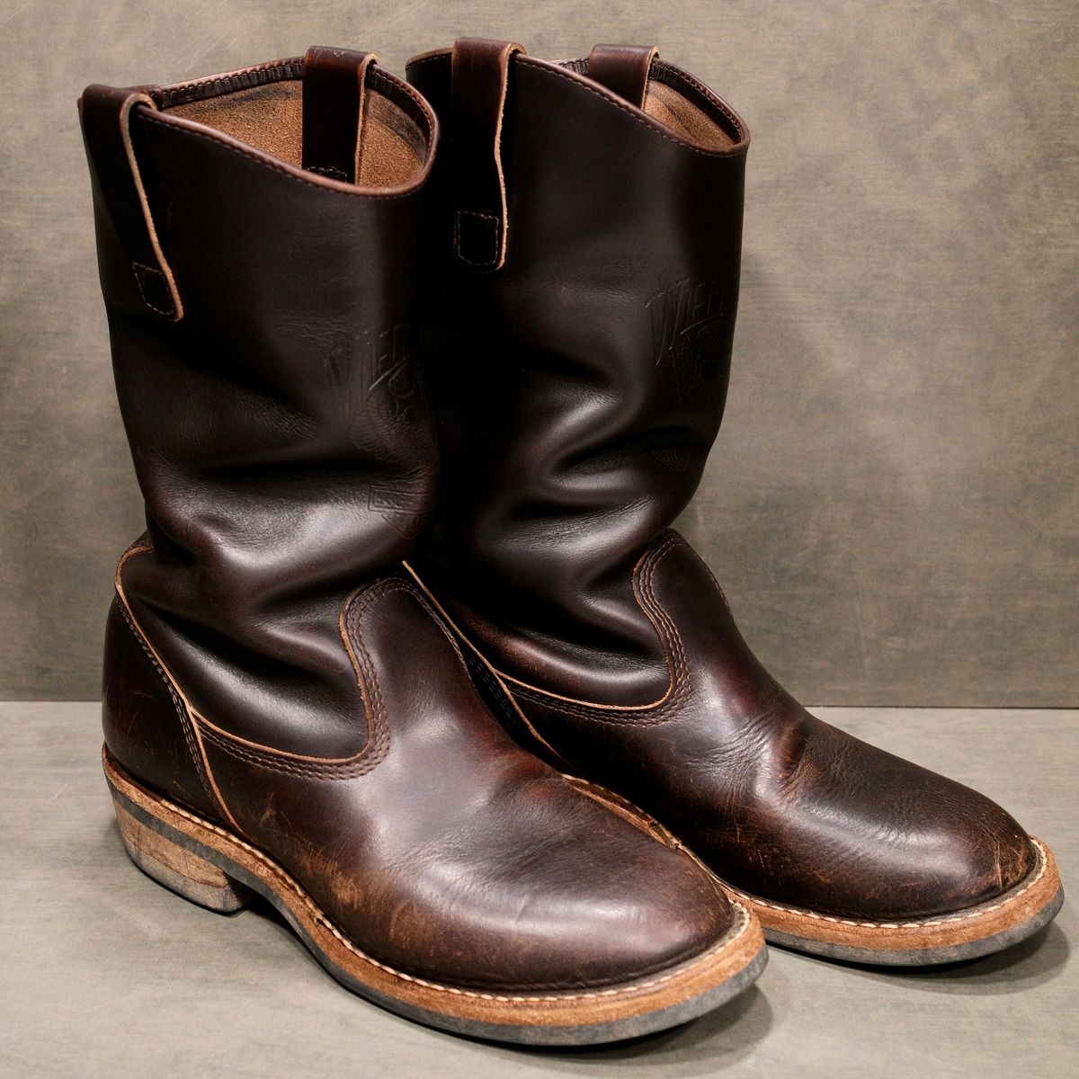 Photo by saintnick on March 4, 2026 of the White's Stockman in horween brown chromexcel over dyed black.