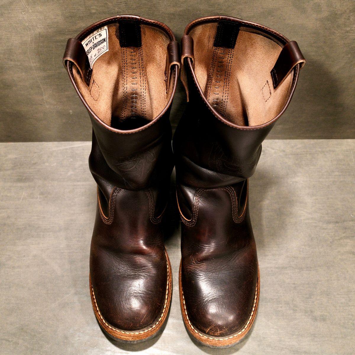 Photo by saintnick on March 4, 2026 of the White's Stockman in horween brown chromexcel over dyed black.