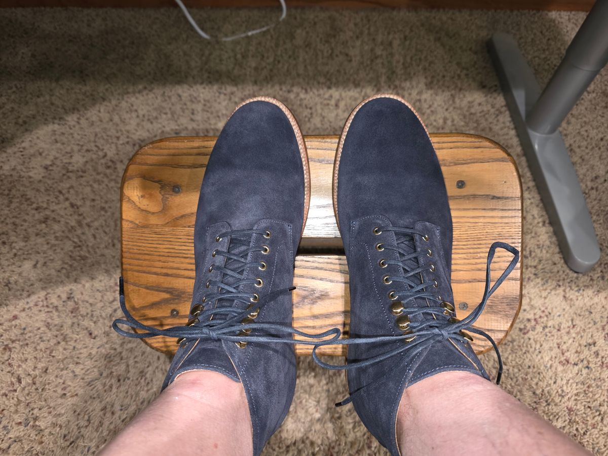 Photo by wizaxed on June 25, 2026 of the Grant Stone Edward Boot in C.F. Stead Midnight Suede.