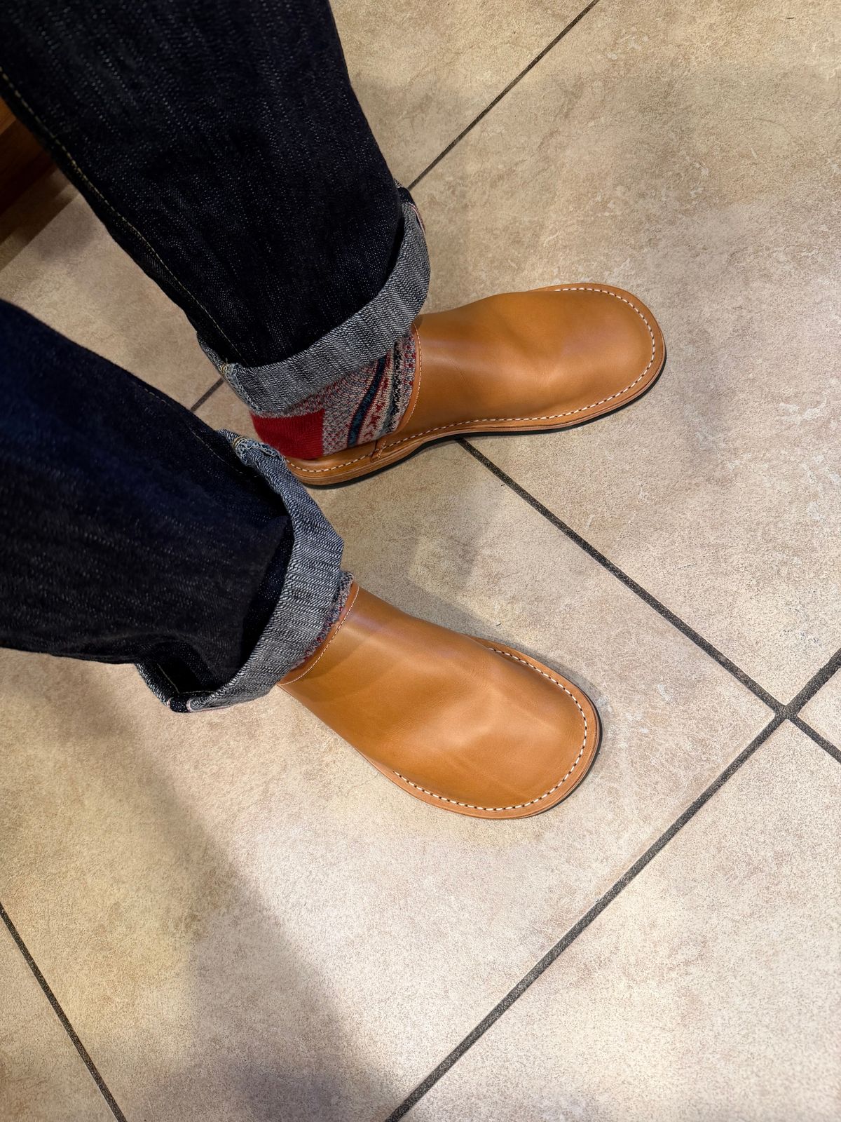 Photo by Stroker636 on November 26, 2025 of the Hardworking Phil Paddle Slide in Unknown Natural Veg Tan.