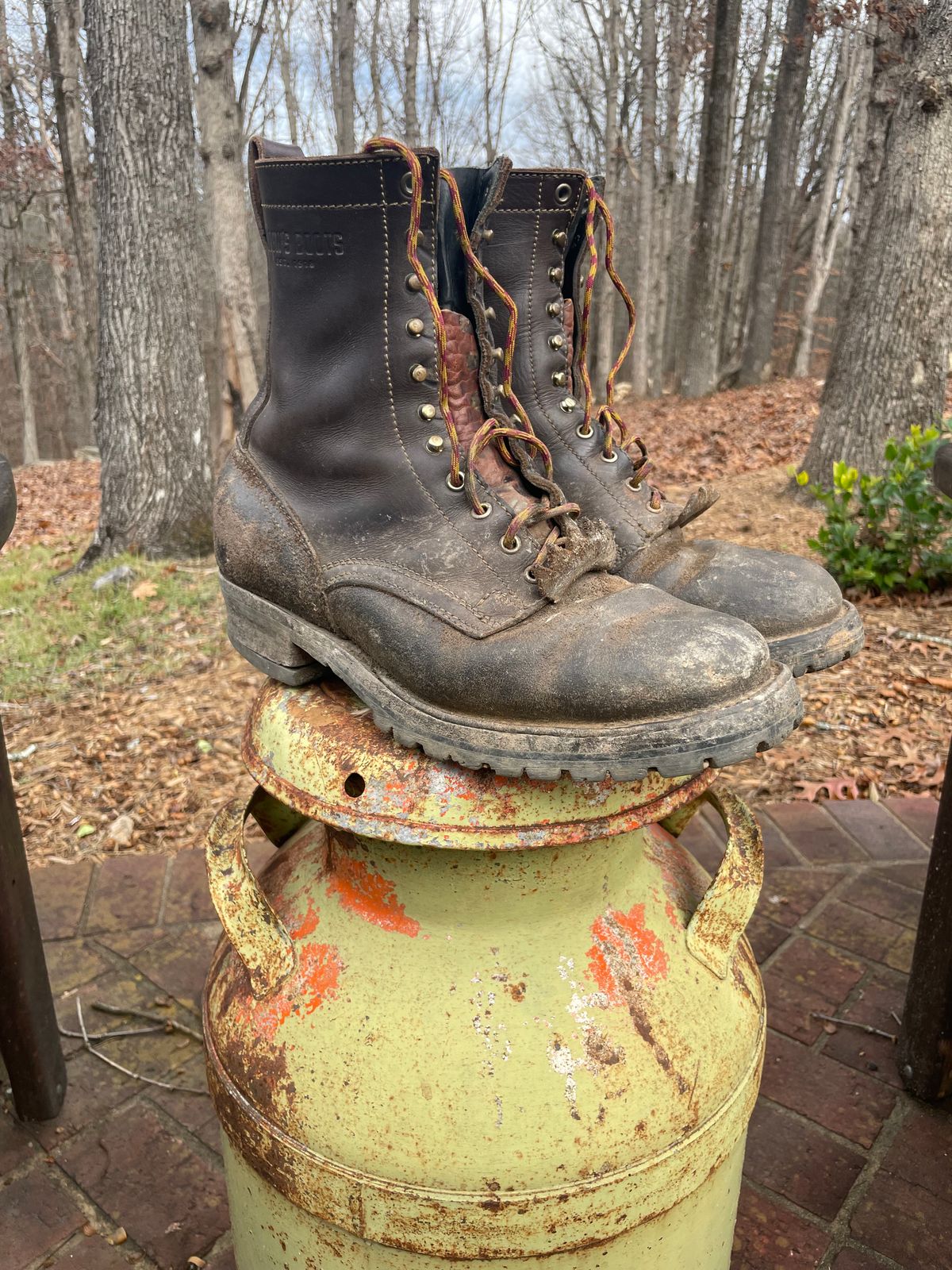 Photo by Bootman221 on November 27, 2025 of the Drew's Boots 8-Inch Logger in Brown Roughout.