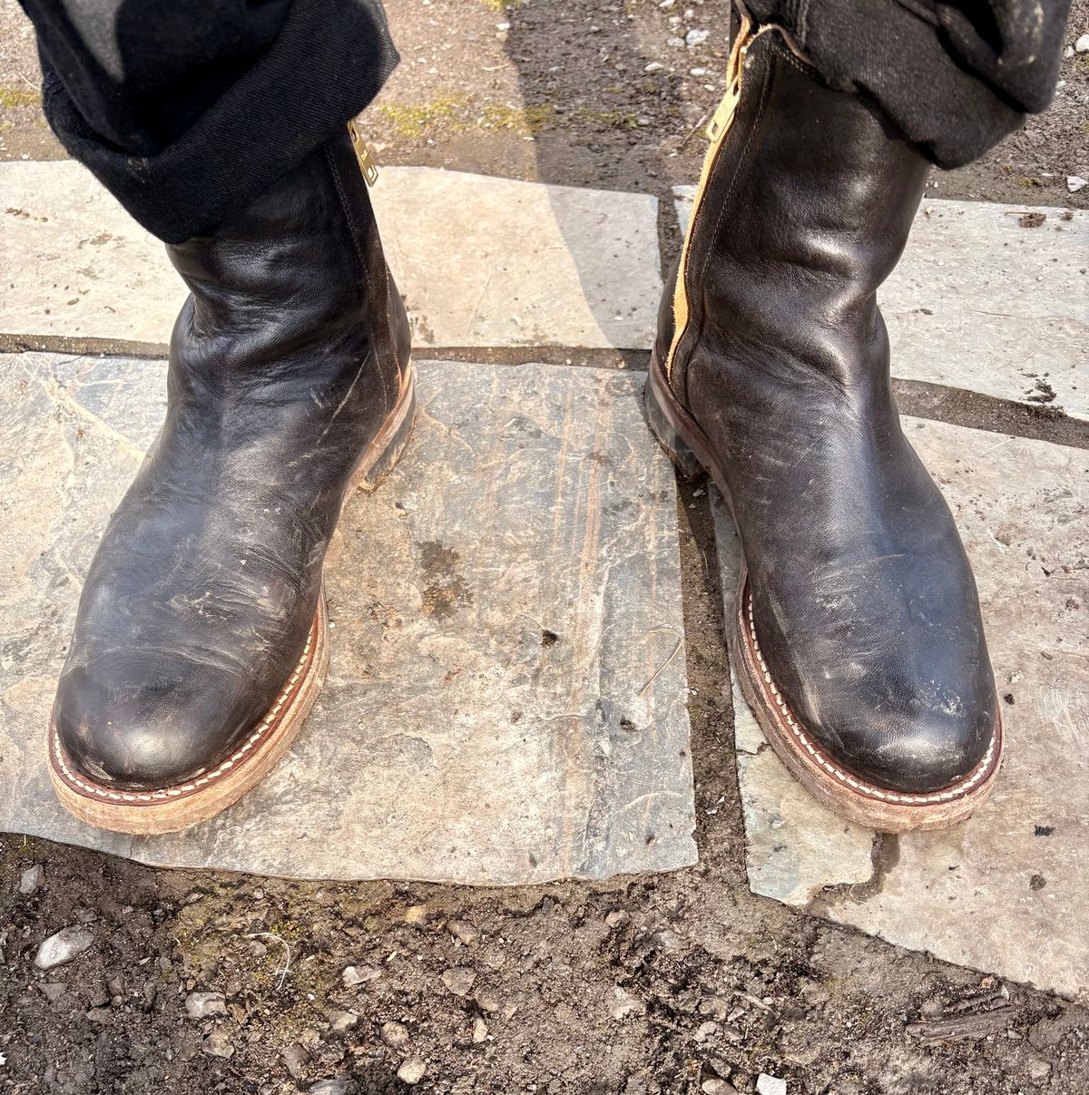 Photo by phealy899 on November 22, 2025 of the Rolling Dub Trio Casper Boot in Black Horse Front #1020.