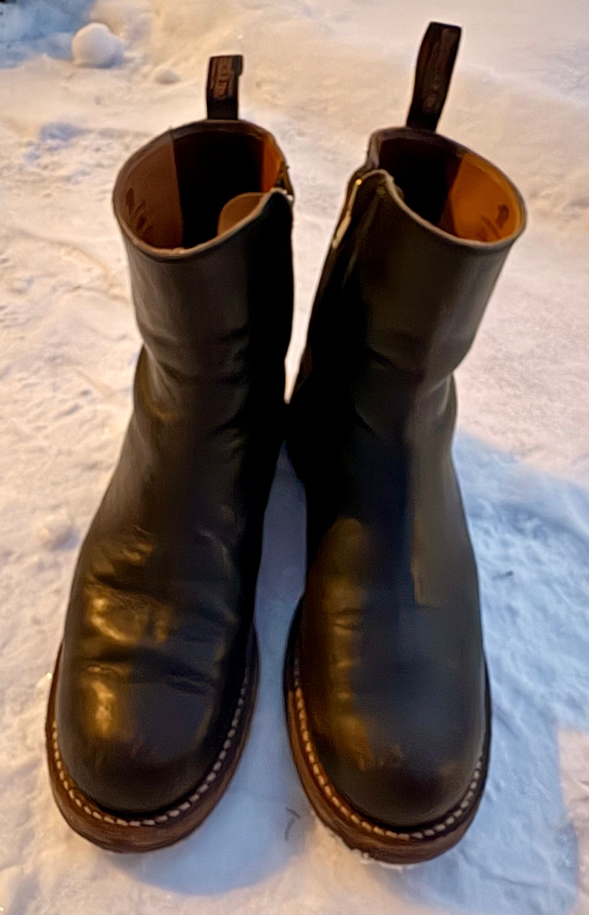 Photo by phealy899 on December 5, 2025 of the Rolling Dub Trio Casper Boot in Black Horse Front #1020.