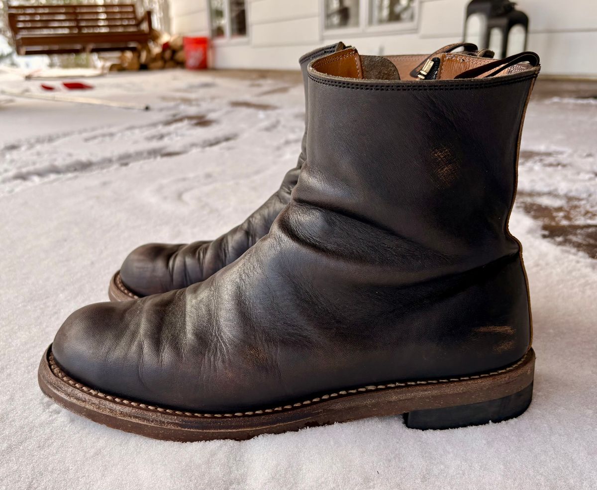 Photo by phealy899 on January 1, 2026 of the Rolling Dub Trio Casper Boot in Black Horse Front #1020.