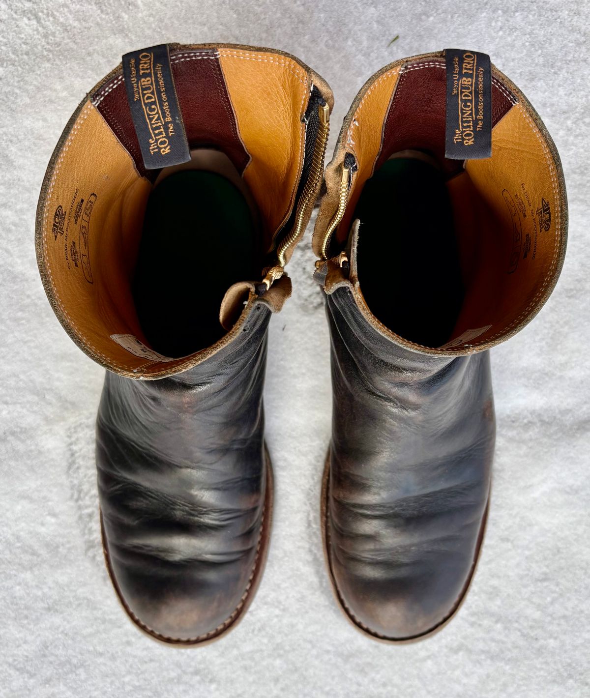 Photo by phealy899 on January 1, 2026 of the Rolling Dub Trio Casper Boot in Black Horse Front #1020.