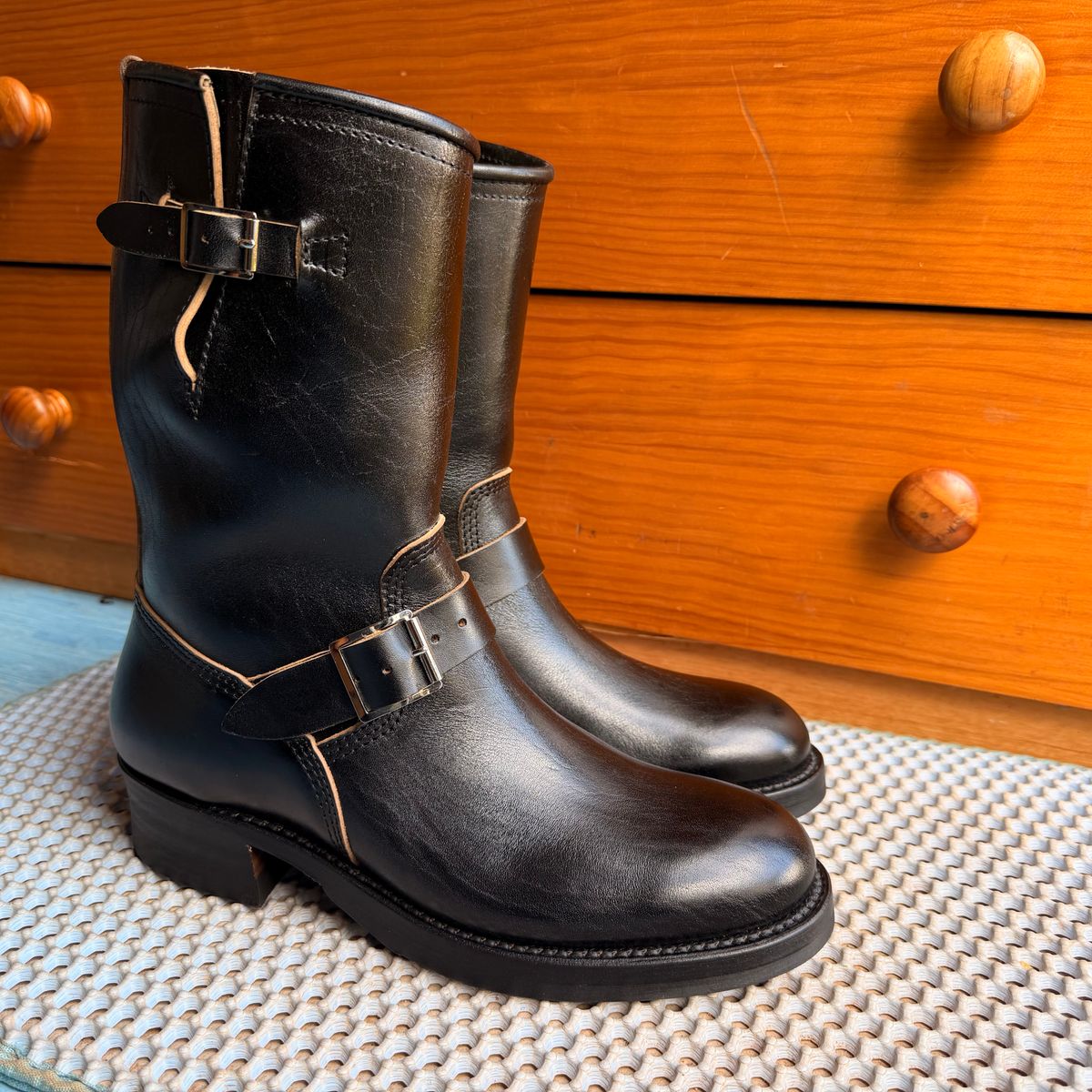 Photo by Yoyothebarber on July 6, 2026 of the John Lofgren Wabash Engineer Boots in shinki hikaku.