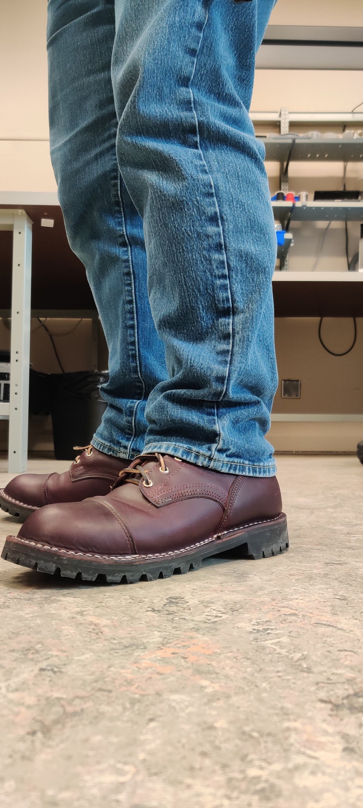 Photo by foxtrot on January 14, 2025 of the Nicks 365 Stitchdown in Horween Color 8 Cypress.