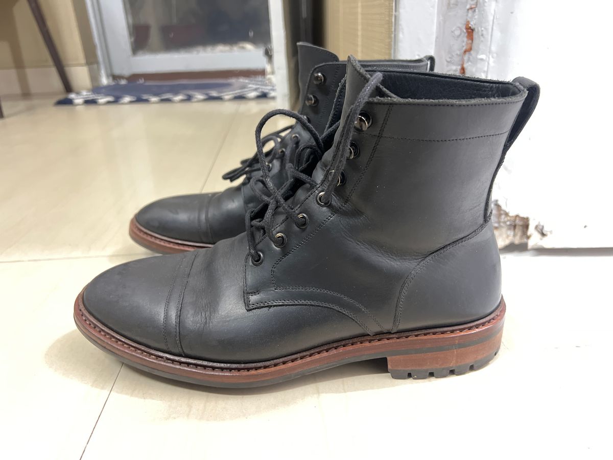 Photo by Guri131 on November 30, 2025 of the Blkbrd Shoemaker Dixon Cap Toe Derby Boot in Black Pullup.