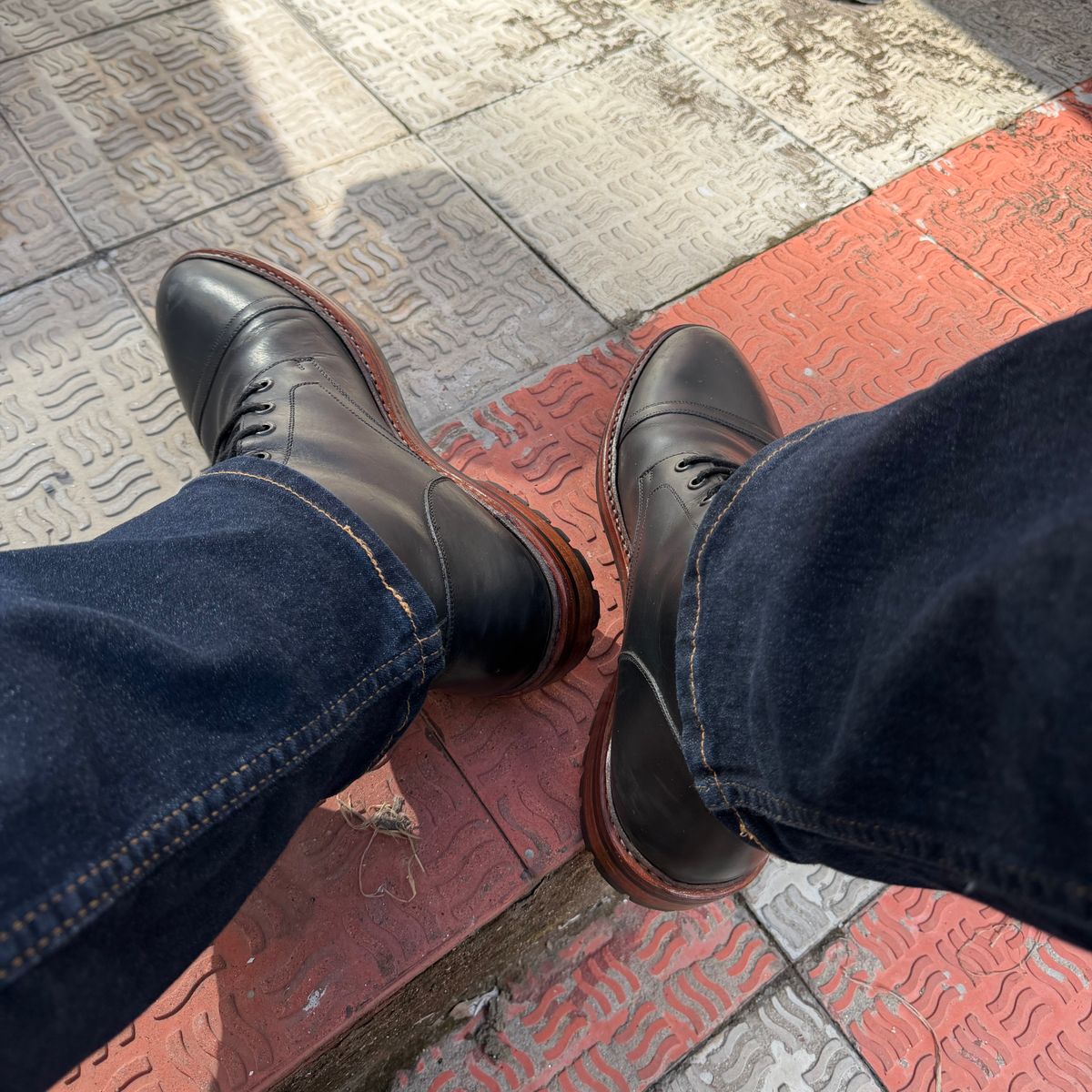 Photo by Guri131 on January 24, 2026 of the Blkbrd Shoemaker Dixon Cap Toe Derby Boot in Black Pullup.