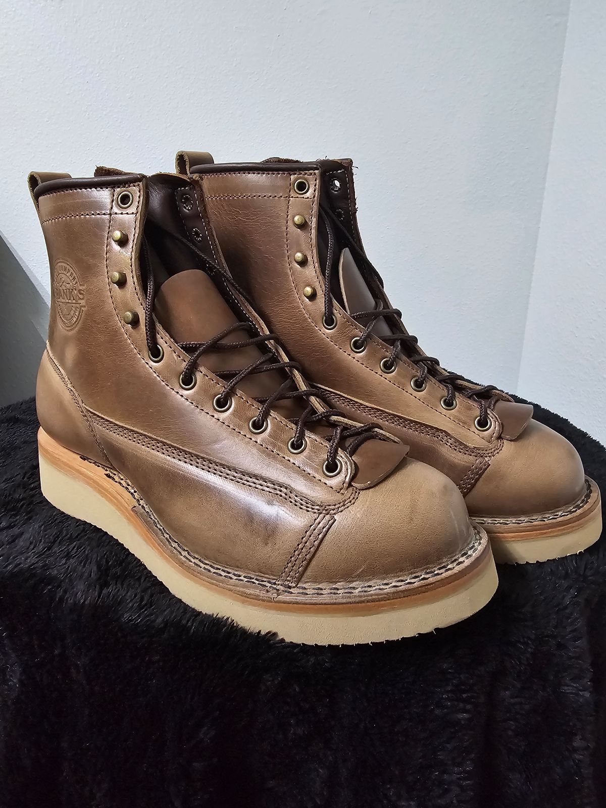 Photo by Thomas_Steed_ on October 1, 2024 of the Frank's Boots Monkey Boot in Horween Natural Chromexcel.
