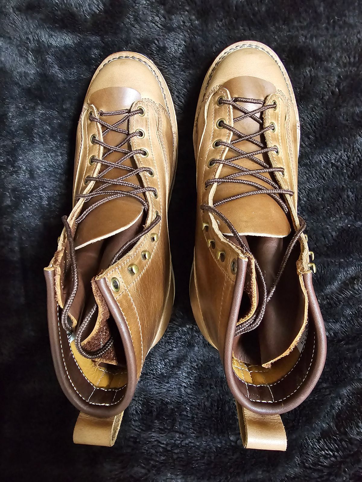 Photo by Thomas_Steed_ on October 1, 2024 of the Frank's Boots Monkey Boot in Horween Natural Chromexcel.