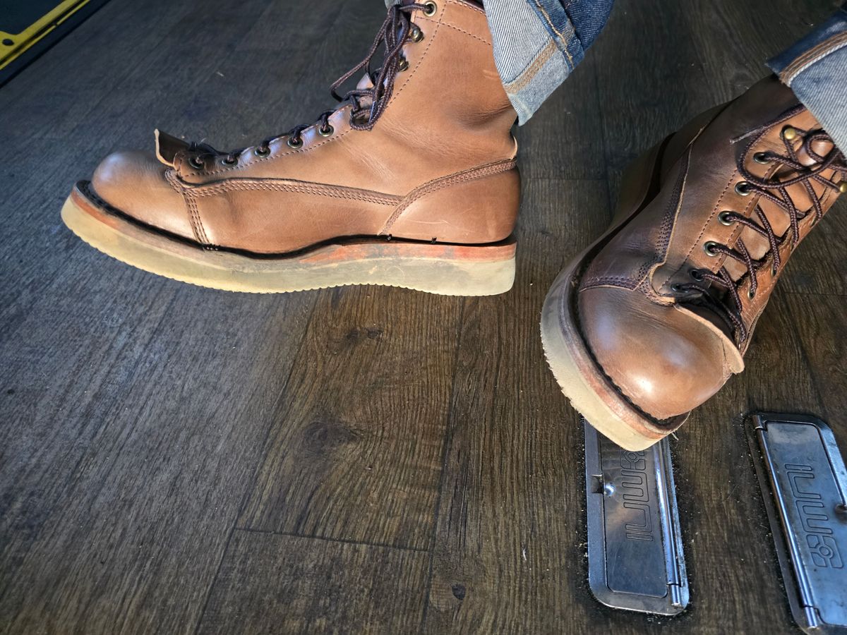 Photo by Thomas_Steed_ on October 22, 2024 of the Frank's Boots Monkey Boot in Horween Natural Chromexcel.