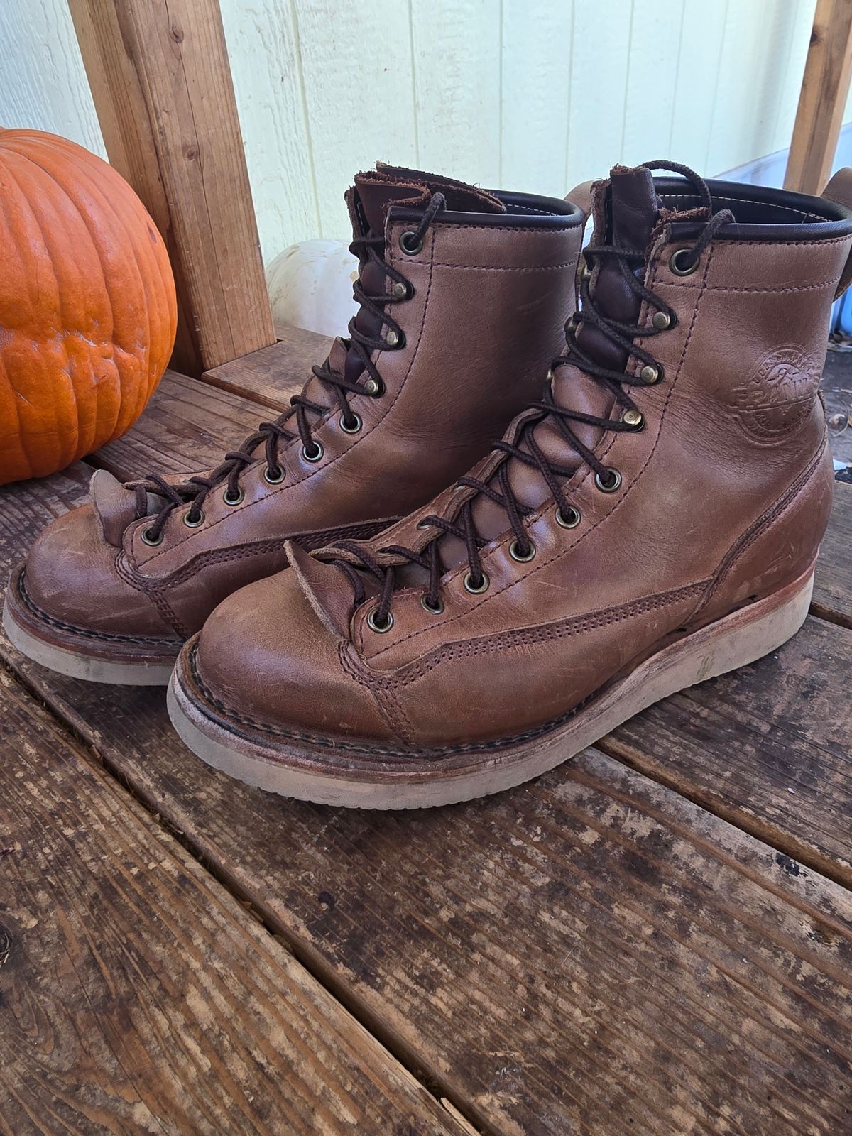 Photo by Thomas_Steed_ on November 1, 2024 of the Frank's Boots Monkey Boot in Horween Natural Chromexcel.