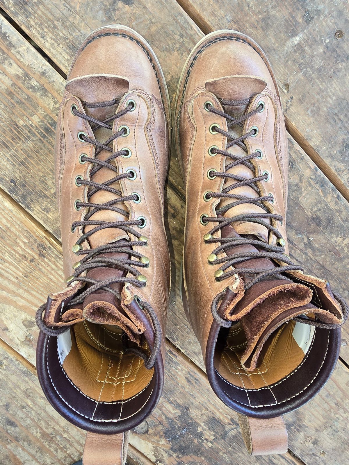 Photo by Thomas_Steed_ on November 1, 2024 of the Frank's Boots Monkey Boot in Horween Natural Chromexcel.